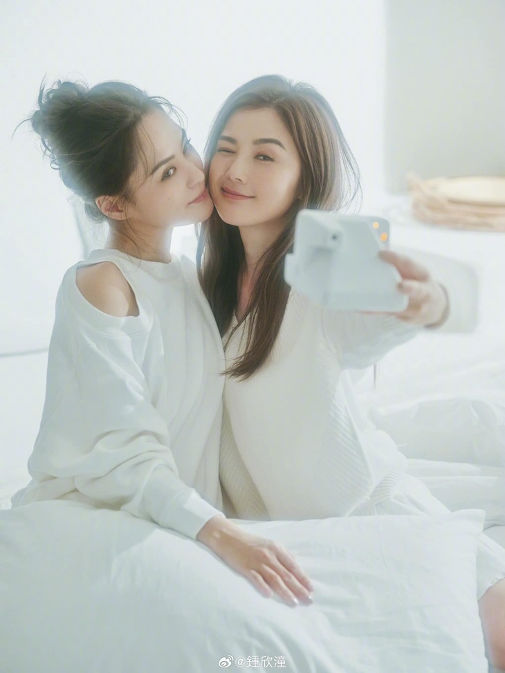 Thái Trác Nghiên - người luôn bên cạnh ủng hộ, cổ vũ Chung Hân Đồng lúc cô gặp khó khăn trong cuộc sống