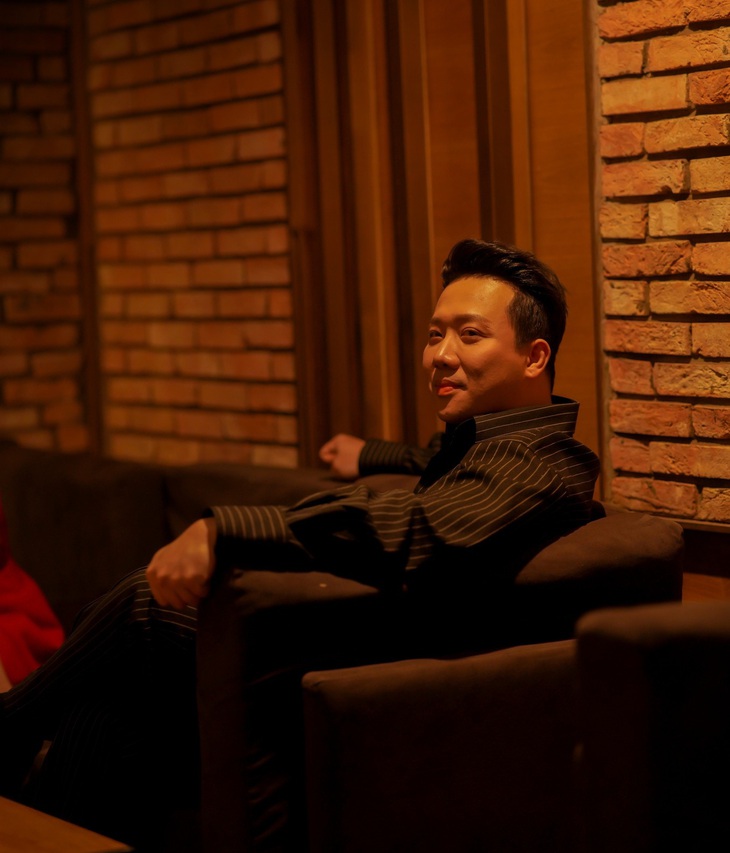 Trấn Thành lý giải việc sắp xếp bối cảnh theo cách riêng trong Mai