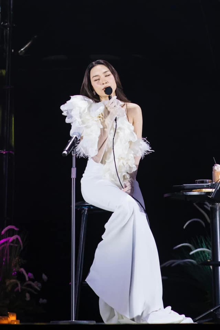 Phát hiện Mỹ Tâm 'mua nguyên cây vải' may đồ diễn, fan nói gì?- Ảnh 7.