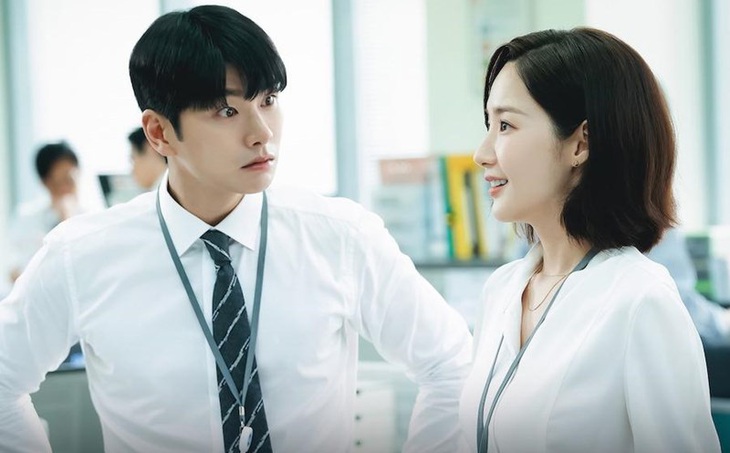 Lee Yi Kyung hóa gã 