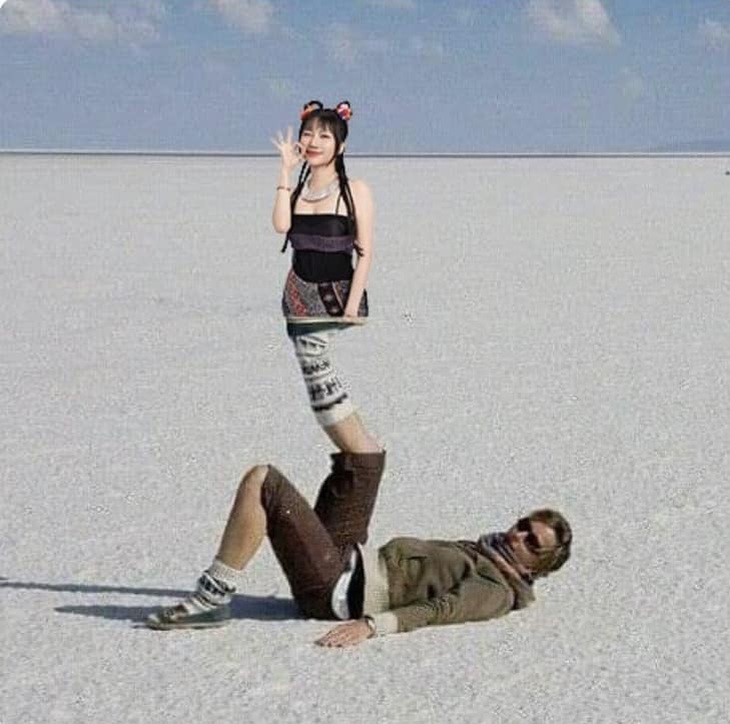 Tuy nhiên, sai lầm lớn nhất của Orange vẫn là... "nhờ cư dân mạng chỉnh ảnh".