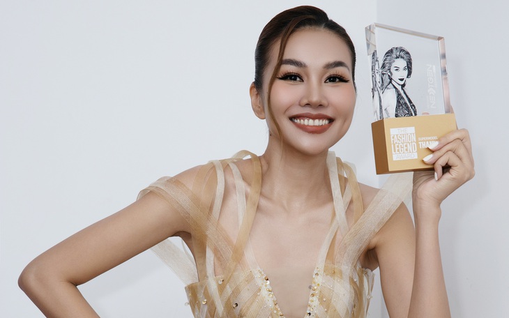 Hoa hậu Thanh Thủy diễn vedette cho NTK Phạm Đăng Anh Thư - Ảnh 3.