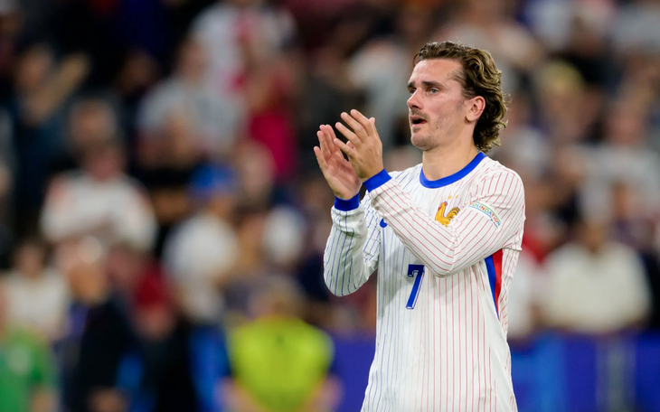 Danh thủ Pháp Lizarazu trở thành võ sĩ vô địch jiu-jitsu vì hội chứng lạ - Ảnh 2.