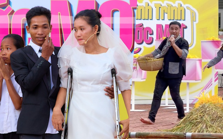 Quang Trung về miền Tây chạy xe ôm, sửa xe đạp giúp người nghèo - Ảnh 8.