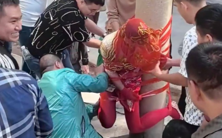 Ảnh vui 5-10: Bé tập viết 'bà kho cá' thành 'cá kho bà' - Ảnh 9.