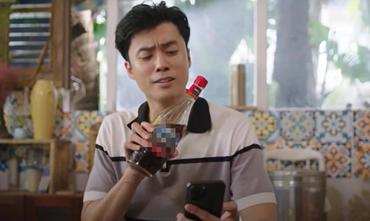 ‘Đi giữa trời rực rỡ’ hứng ‘gạch đá’ vì loạt tình tiết phi lý - Ảnh 4.