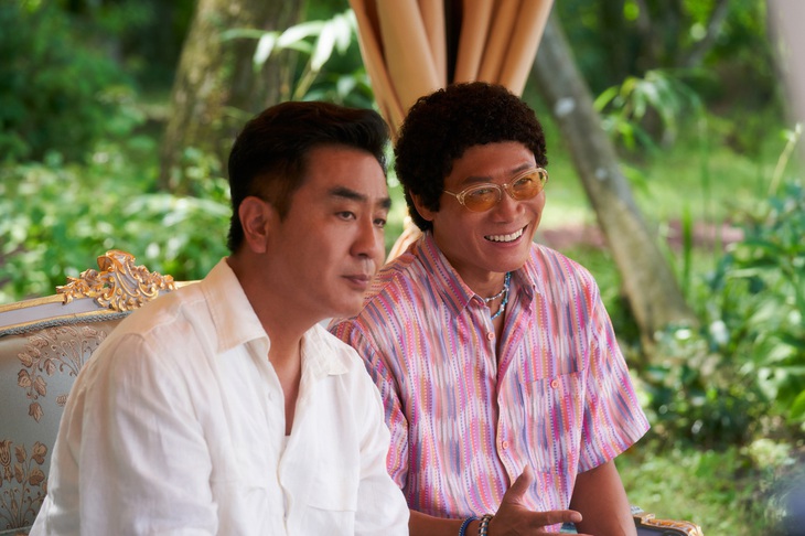 'Cười xuyên biên giới' có gì hot mà kiếm 32 tỉ sau 3 ngày ra rạp? - Ảnh 2.