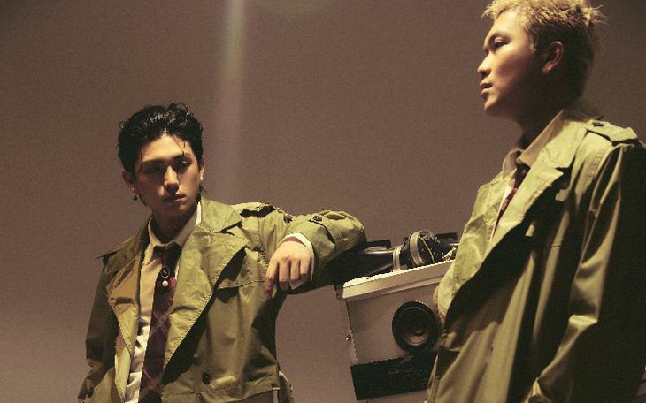 Song Hye Kyo 'cool ngầu' bên cạnh ‘người yêu' 20 năm - Ảnh 4.