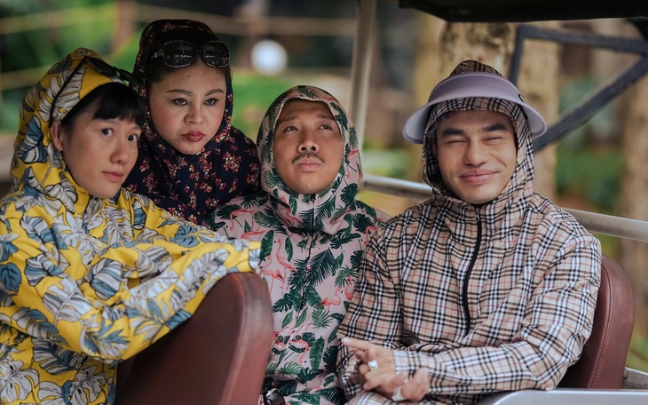 Dàn ca sĩ, diễn viên đài TVB cover ca khúc 9 năm trước của Bảo Thy - Ảnh 3.