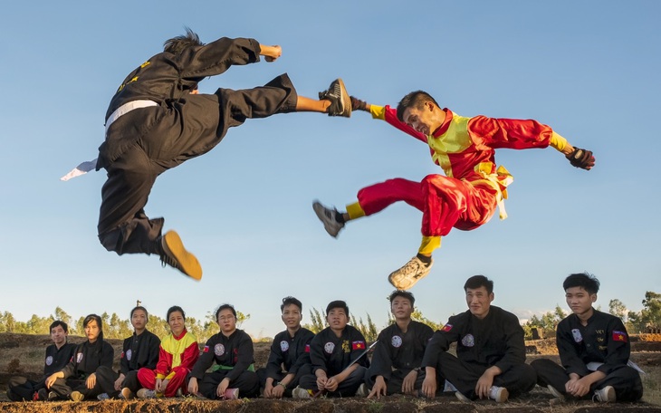 Cốc nước nào sẽ đầy trước? - Ảnh 4.