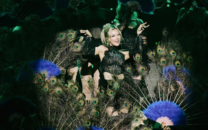 Củng Lợi khoe cơ thể săn chắc không mỡ thừa ở tuổi 59 - Ảnh 4.