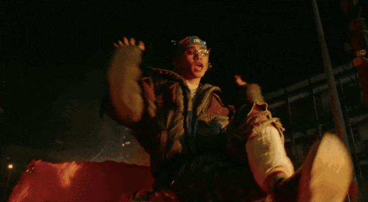 Thể Thiên, tlinh rủ dàn sao Vbiz bày bàn tiệc giữa xóm chợ quận 4 - Ảnh 3.