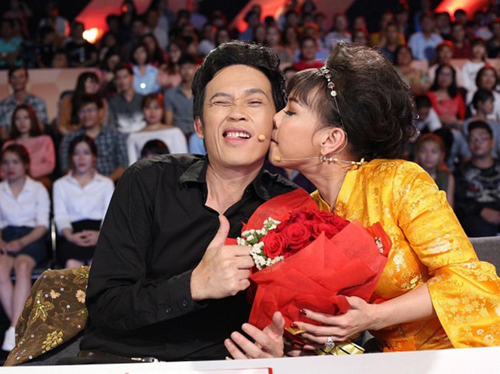 Mối quan hệ thật giữa Hoài Linh và Việt Hương - Ảnh 1.