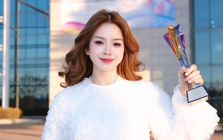 Hoàng Yến Chibi 'xuyên không' đầy ấn tượng trên sân khấu Chị đẹp - Ảnh 7.