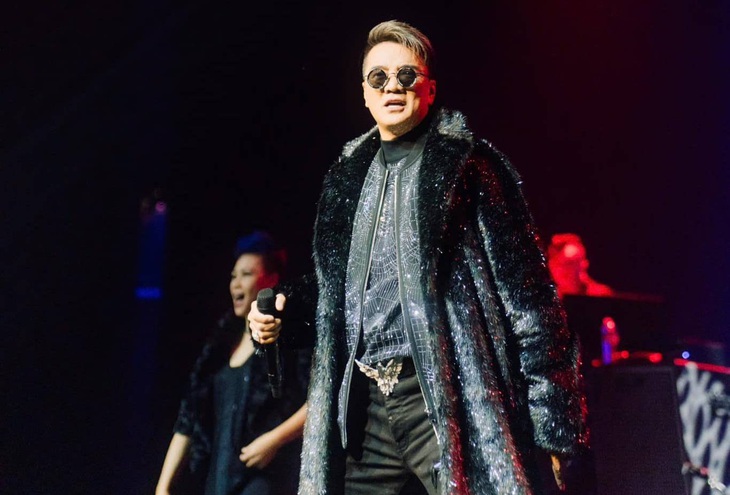 Đàm Vĩnh Hưng vẫn đắt show sau vụ kiện với tỉ phú Gerard Williams - Ảnh 1.