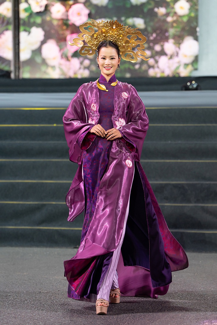 Thanh Hằng cùng dàn Hoa hậu, Á hậu trình diễn áo dài dưới thời tiết 15 độ C - Ảnh 7.