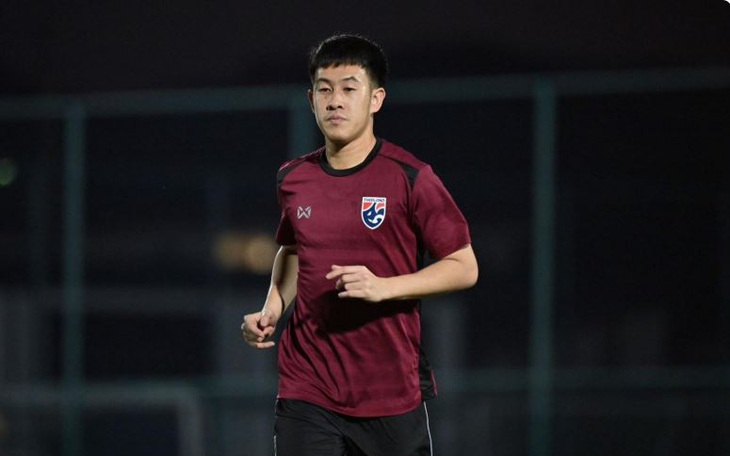 Tuyển Thái Lan được tặng thức ăn khi đến Philippines - Ảnh 2.