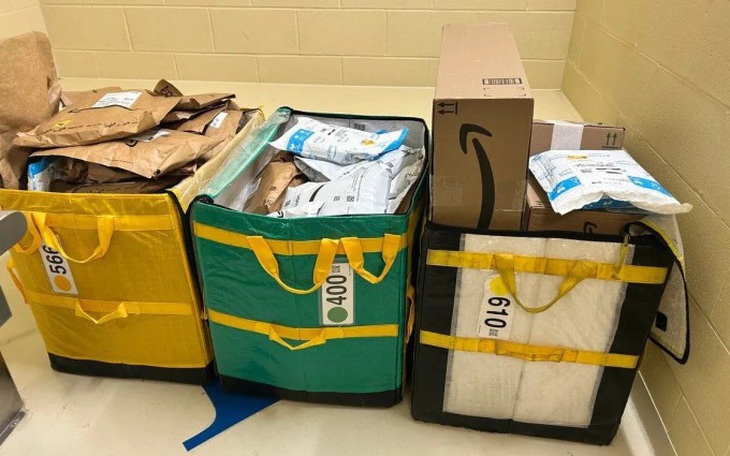 Meme 'Hello Kitty nổi loạn': người đồng cảm, người 'nổi khùng' - Ảnh 7.