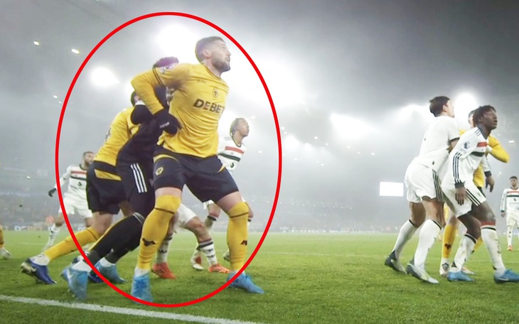 Sao 100 triệu euro của Man Utd có pha bỏ lỡ không tưởng - Ảnh 4.