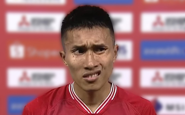 Ca sĩ Thái Lan được fan tặng... bồn cầu - Ảnh 12.