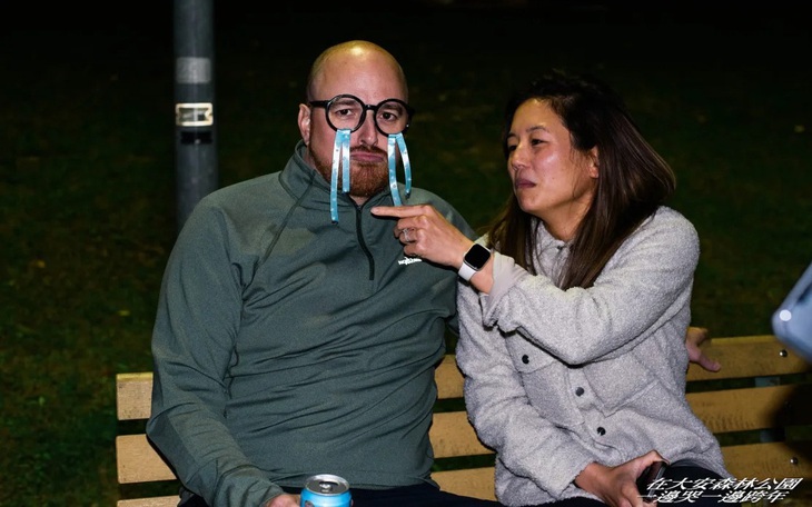 Ảnh vui 2-1: Đứng chờ đèn đỏ năm 2025 kiểu... - Ảnh 9.