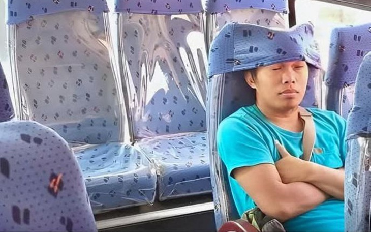 Bức tranh trắng trơn của chú bảo vệ được kỳ vọng đạt giá 38 tỉ - Ảnh 1.