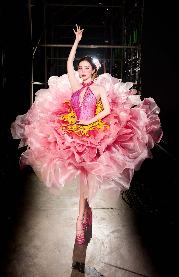 Quỳnh Nga đem biểu tượng tình yêu của ba mẹ lên Bước nhảy hoàn vũ - Ảnh 2.