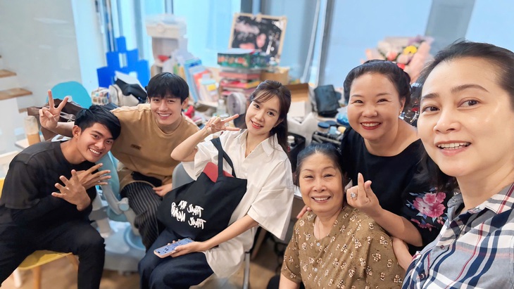 Lê Tuấn Khang xuất hiện ở nhà Lý Hải - Ảnh 4.