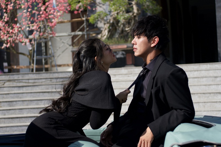 Song Luân mở bát Vpop bằng màn khóa môi nữ chính hotgirl xuyên suốt MV mới- Ảnh 2.