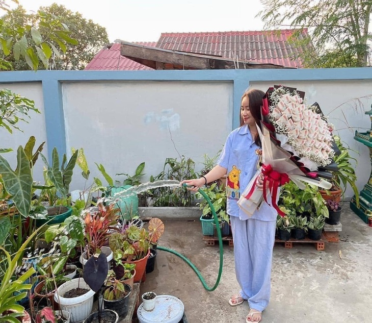 Lần đầu tiên được tặng hoa ngày Valentine kiểu... 