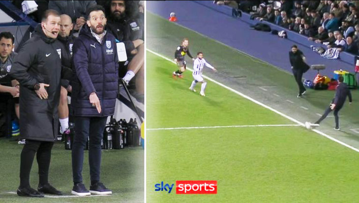 HLV Carlos Corberan của West Brom thò chân vào sân đá bóng - Ảnh: SKYSPORTS