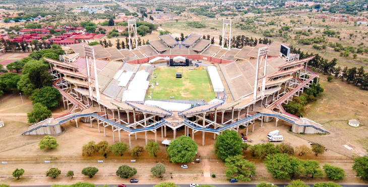 Toàn cảnh SVĐ Mmabatho có sức chứa lớn hơn cả Etihad của Man City - Ảnh: FACEBOOK