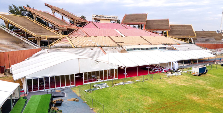 Một góc khán đài kỳ lạ của SVĐ Mmabatho - FACEBOOK