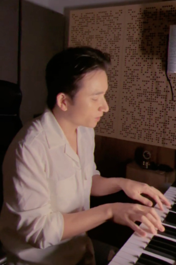 Phan Mạnh Quỳnh được khán giả yêu thích nhờ các ca khúc trữ tình ngọt ngào và lối nói chuyện hài hước