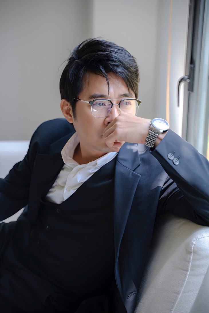 Khôi Trần - "tổng tài" được yêu mến ở Chúng ta của 8 năm sau - Ảnh: Thái Trịnh