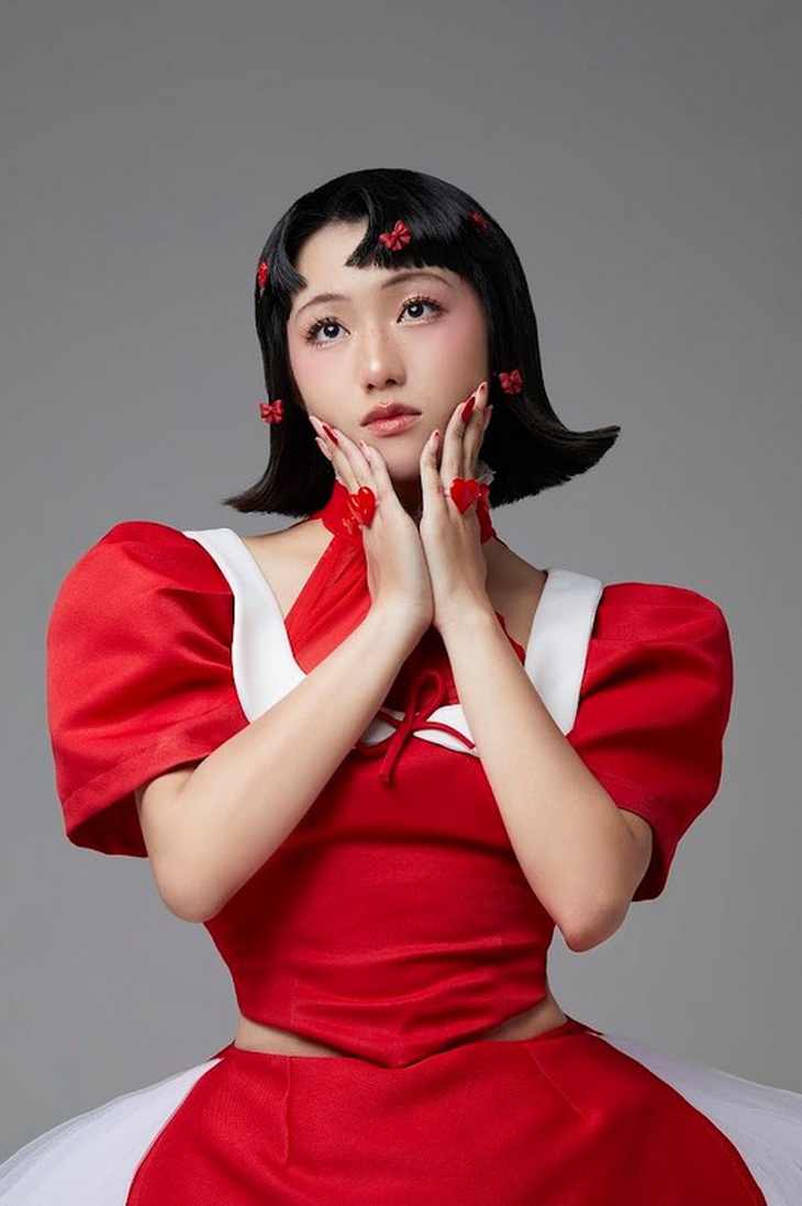 Ca sĩ gen Z thoải mái khi được đặt cạnh Chi Pu hay Trang Pháp và còn xem đây là cách để khán giả biết tới nhiều hơn.