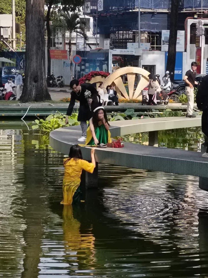Bạn với chả bè... 