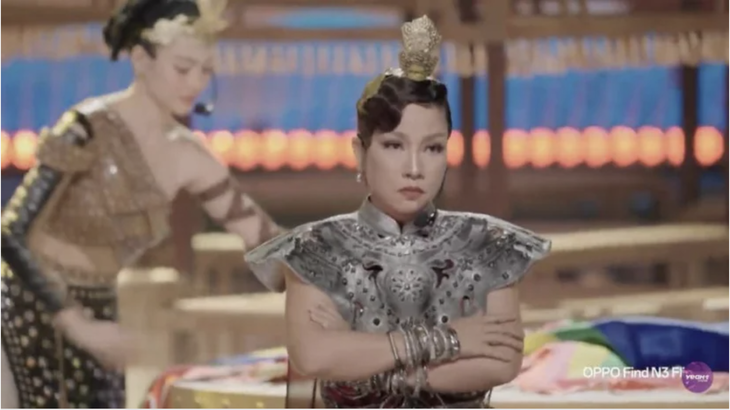 Phần trình diễn Nam Quốc Sơn Hà - Đất nước lời ru trong đêm chung kết của Mỹ Linh với biểu cảm