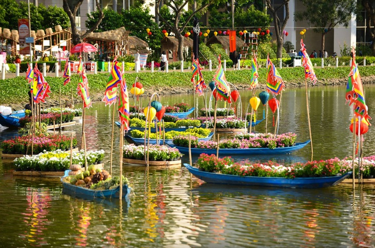 Hội hoa xuân Phú Mỹ Hưng Tết Giáp Thìn 2024 rộn ràng đón khách- Ảnh 3.