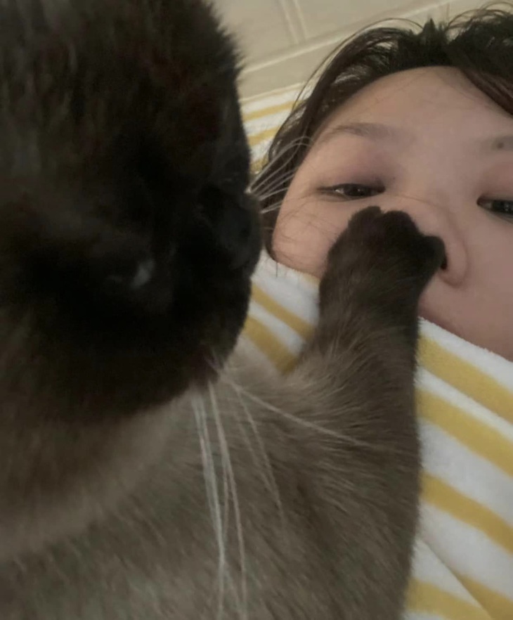 Mày thở lâu lắm rồi đó sen! 