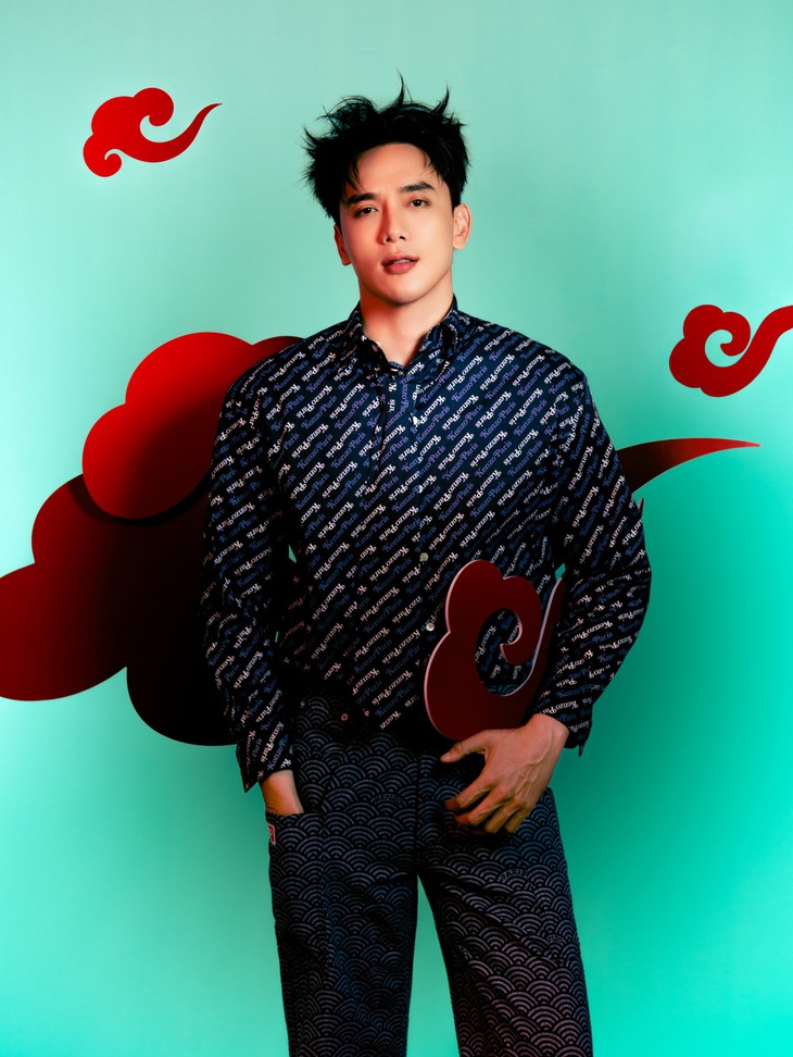 Thuận Nguyễn làm việc đến 28 Tết và dành những ngày cuối năm bên gia đình.