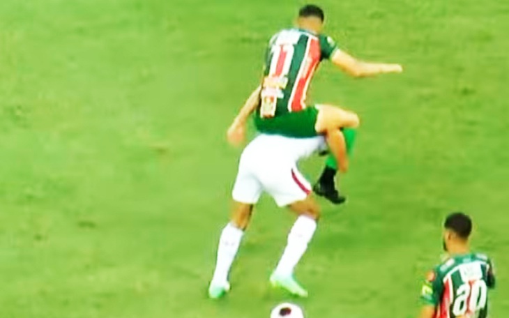 Khi mê cưỡi ngựa mà dòng đời đưa đẩy làm cầu thủ