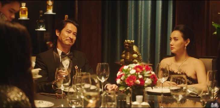 Là vợ doanh nhân thành đạt nhưng Hải Đường luôn có vẻ mặt u sầu