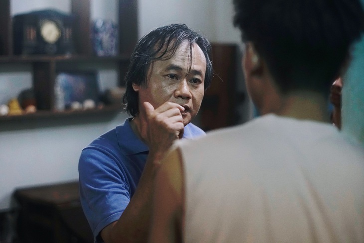 Người bố trong 'Ước mình cùng bay' gây phẫn nộ khi thiên vị con cái