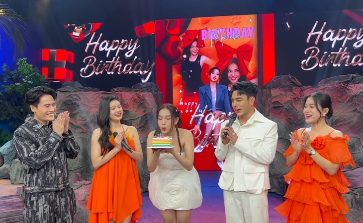 Khả Như hào hứng đón tuổi mới tại trường quay Đấu trường âm nhạc 2024- Ảnh 1.