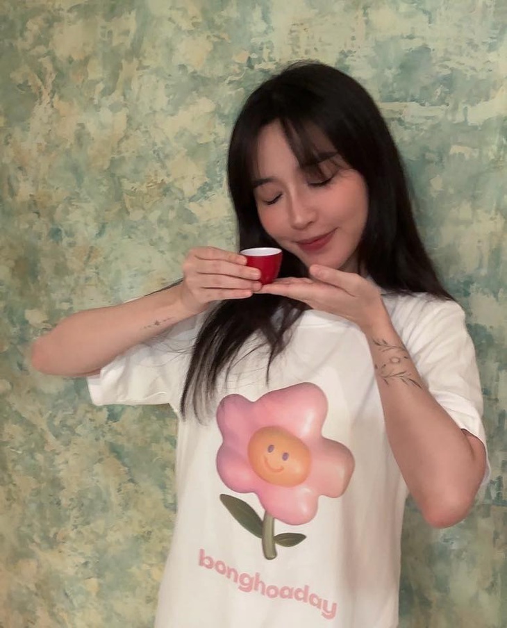 Hiện tại, Bích Phương thành lập công ty giải trí riêng, trở lại với âm nhạc sau 2 năm 