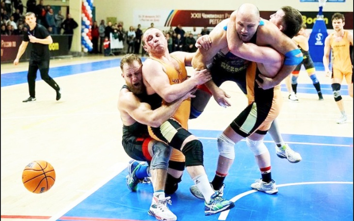 Đô vật ngoại quốc Dzmitrychenka gây sốt sới vật hội làng Xuân Ất Tỵ 2025 - Ảnh 4.