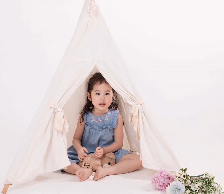 Cô em út Jasmine của Bảo Long