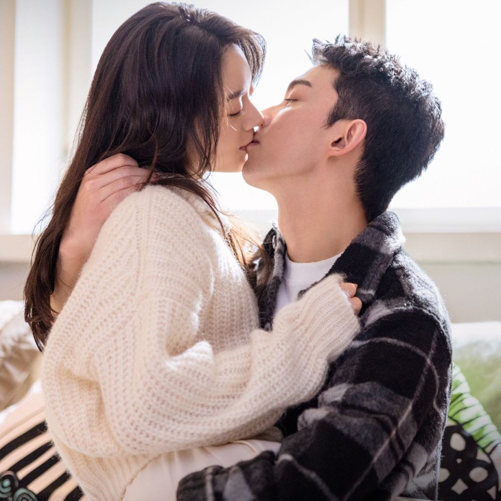 Diễn xuất của Ngô Lỗi và Triệu Kim Mạch khá tròn trịa, “phản ứng hóa học” bánh cuốn sẽ khiến người xem lưu luyến đến tập cuối cùng.