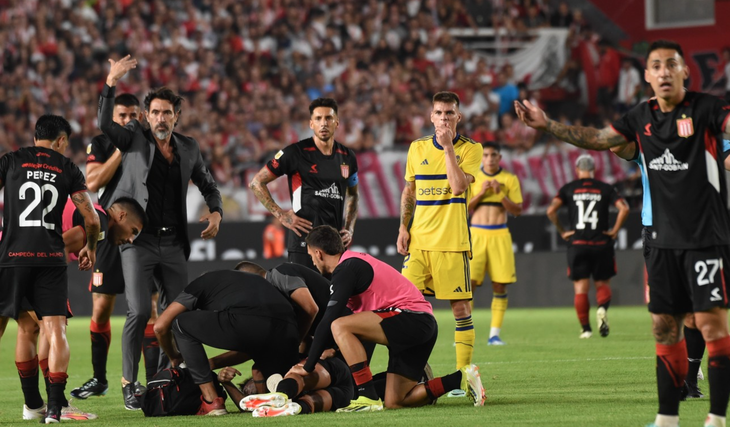 Nhân viên y tế cấp cứu Javier Altamirano - Ảnh: FTP